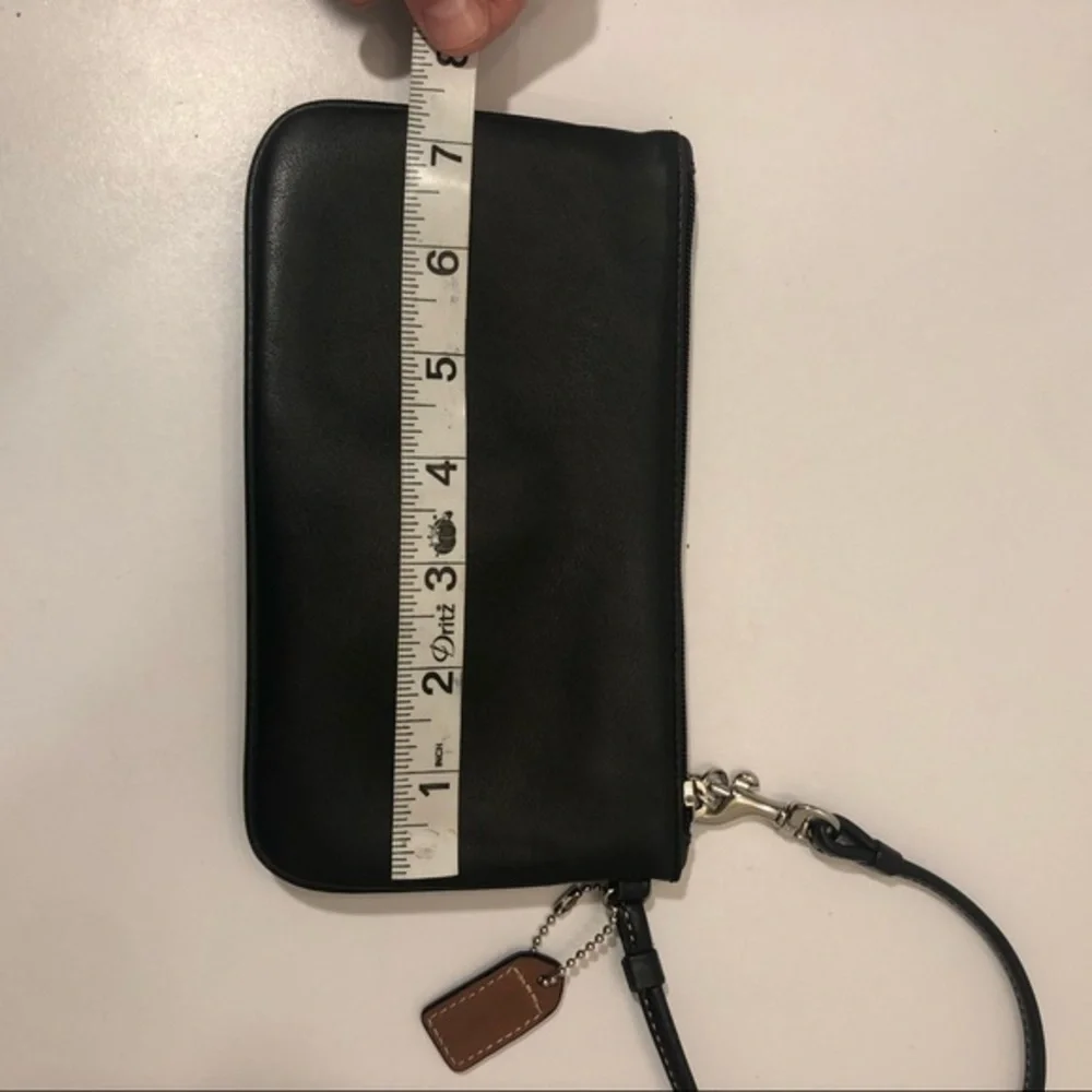 Coach vintage y2k soho black leather wristlet bag
